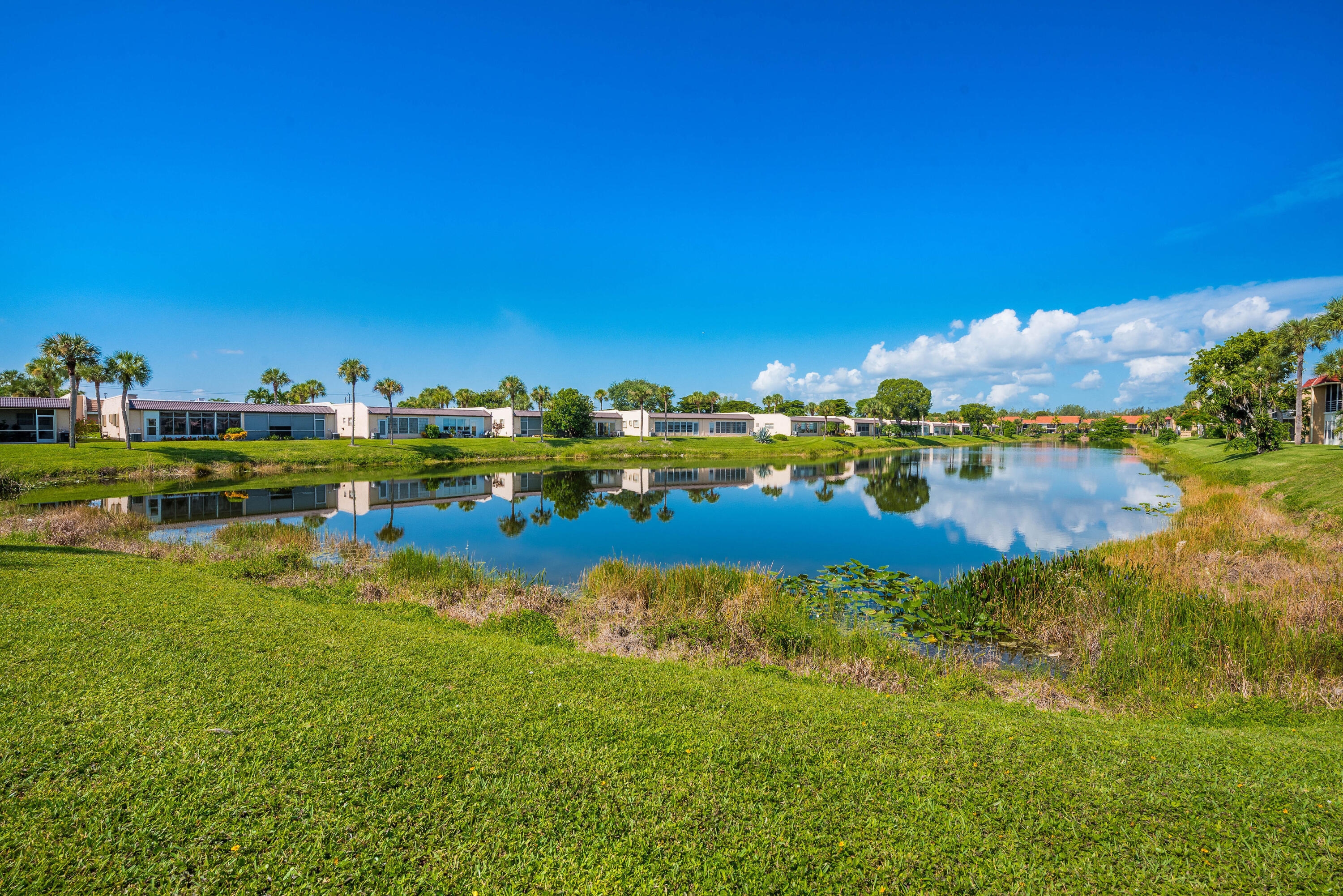 GOLDEN LAKES VILLAGE CONDO E - Residential