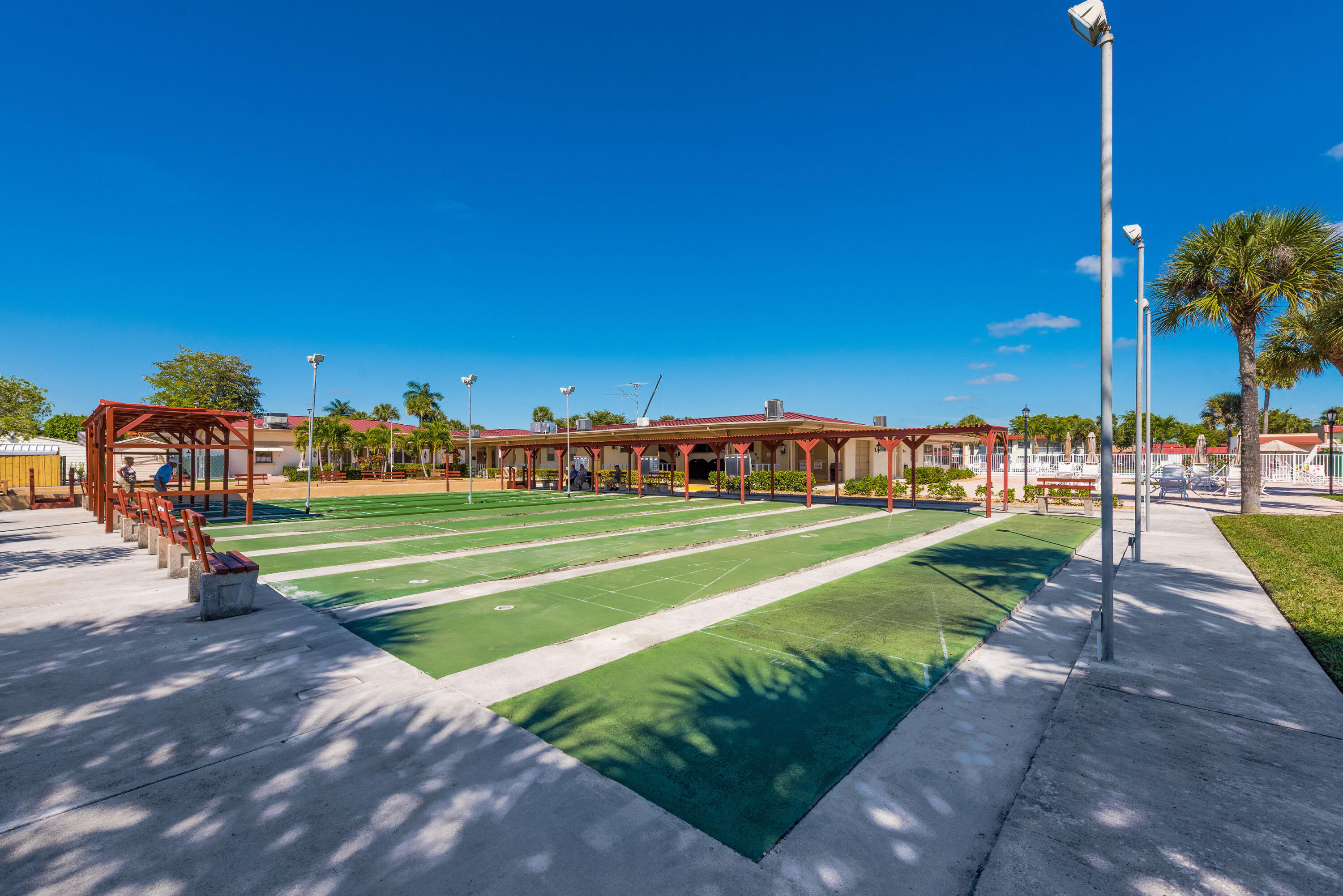 GOLDEN LAKES VILLAGE CONDO E - Residential