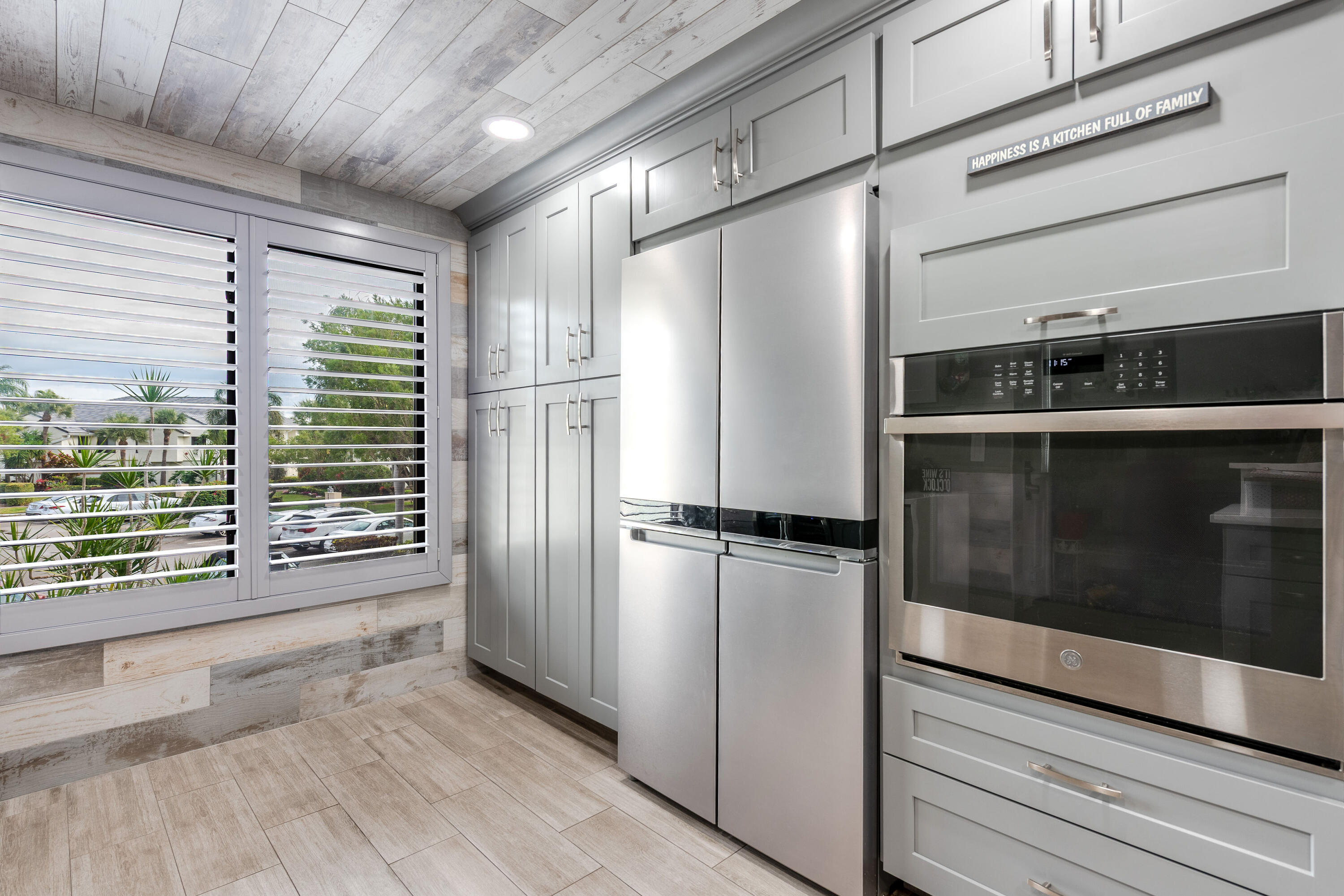 GLENEAGLES CONDO IV - Residential
