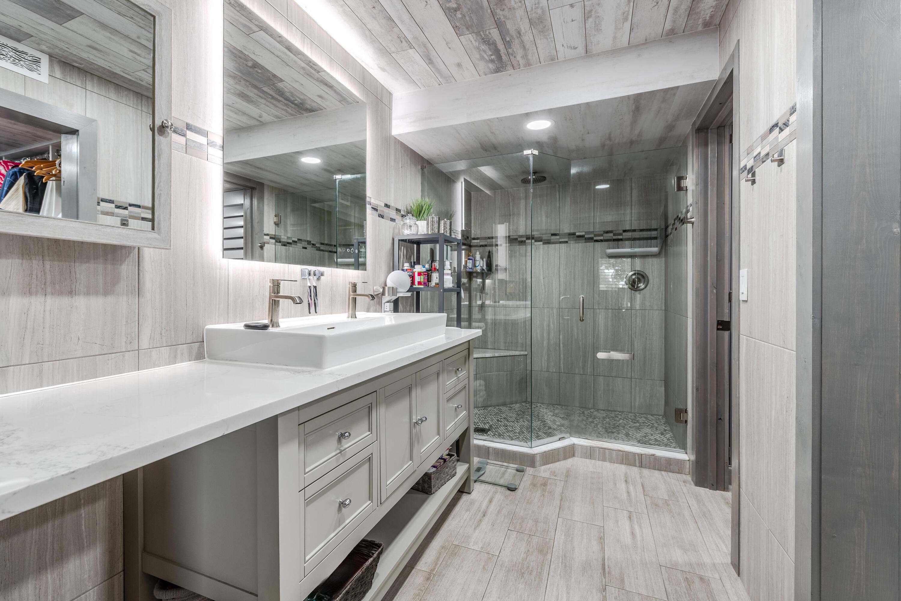 GLENEAGLES CONDO IV - Residential