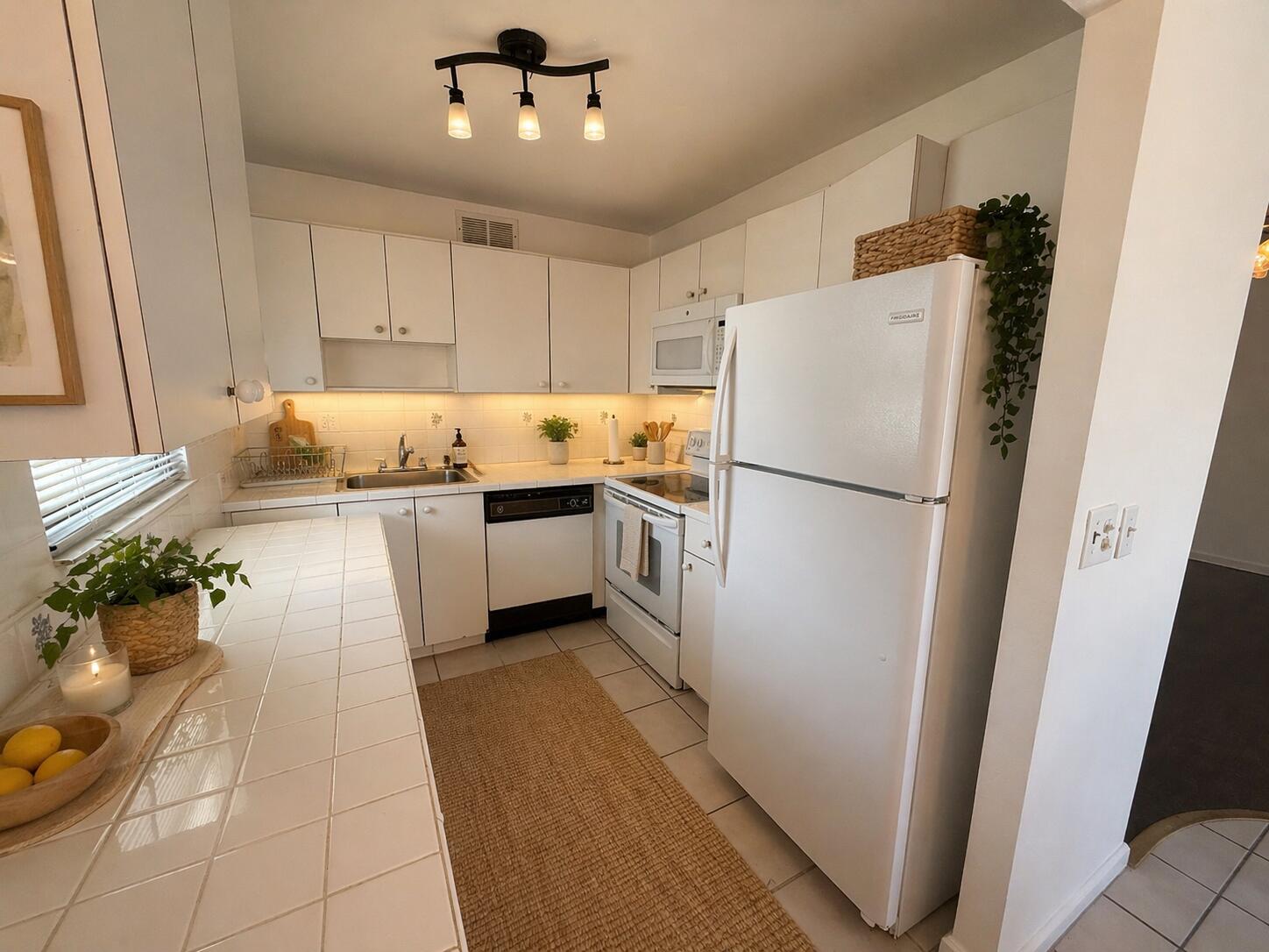 KINGS POINT SAXONY CONDOS - Residential Lease