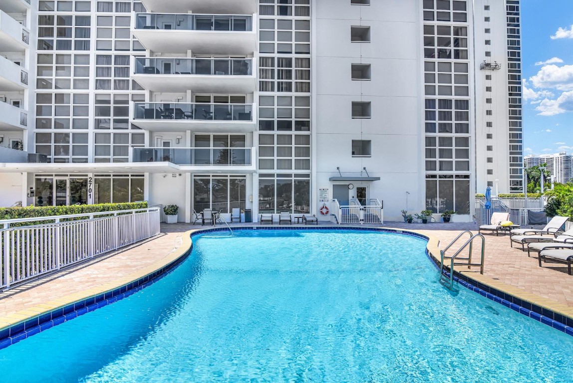 EMBASSY TOWER - Residential Lease