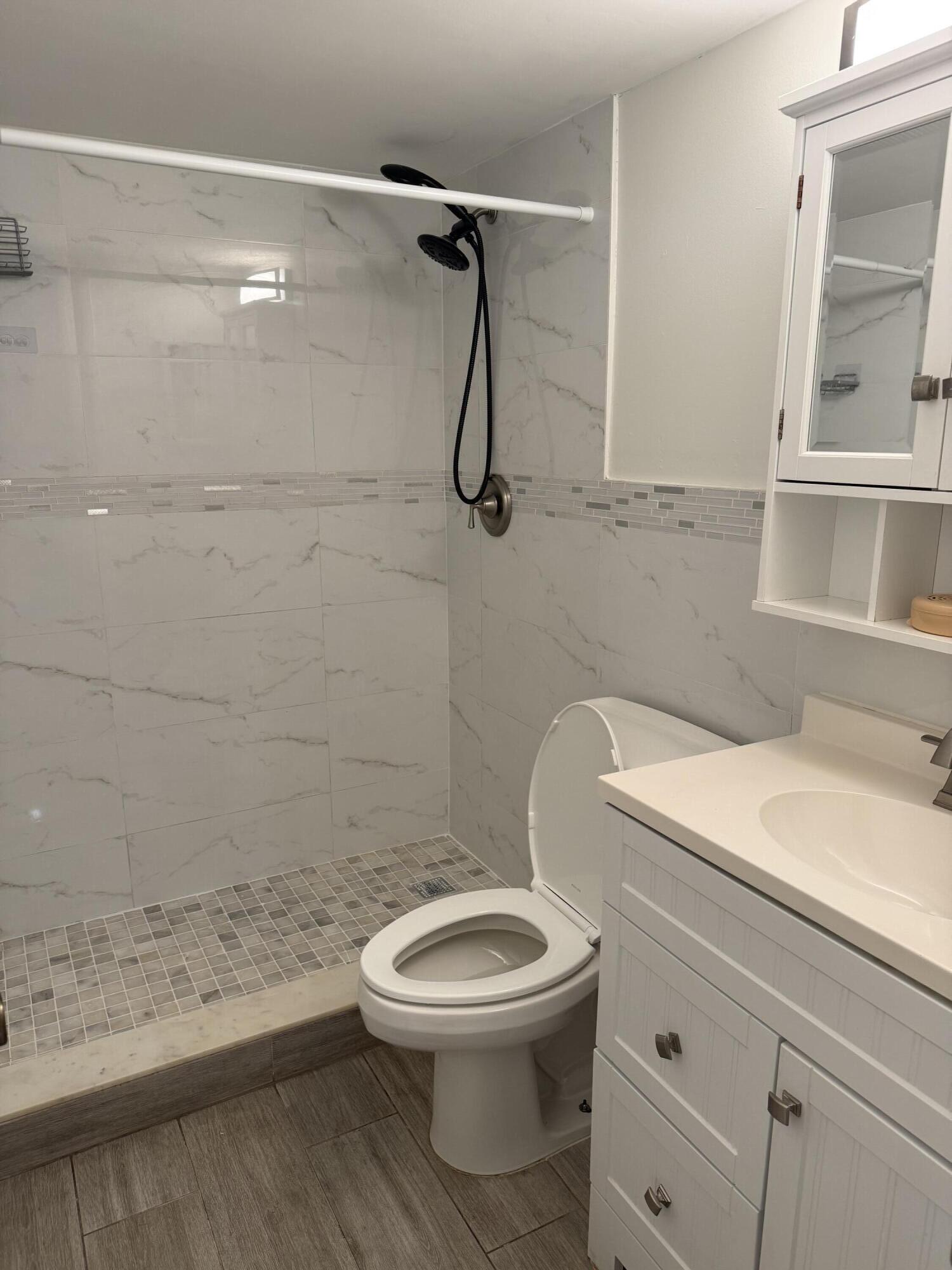 BARCELONA CONDO NORTH BLDG 300 - Residential Lease