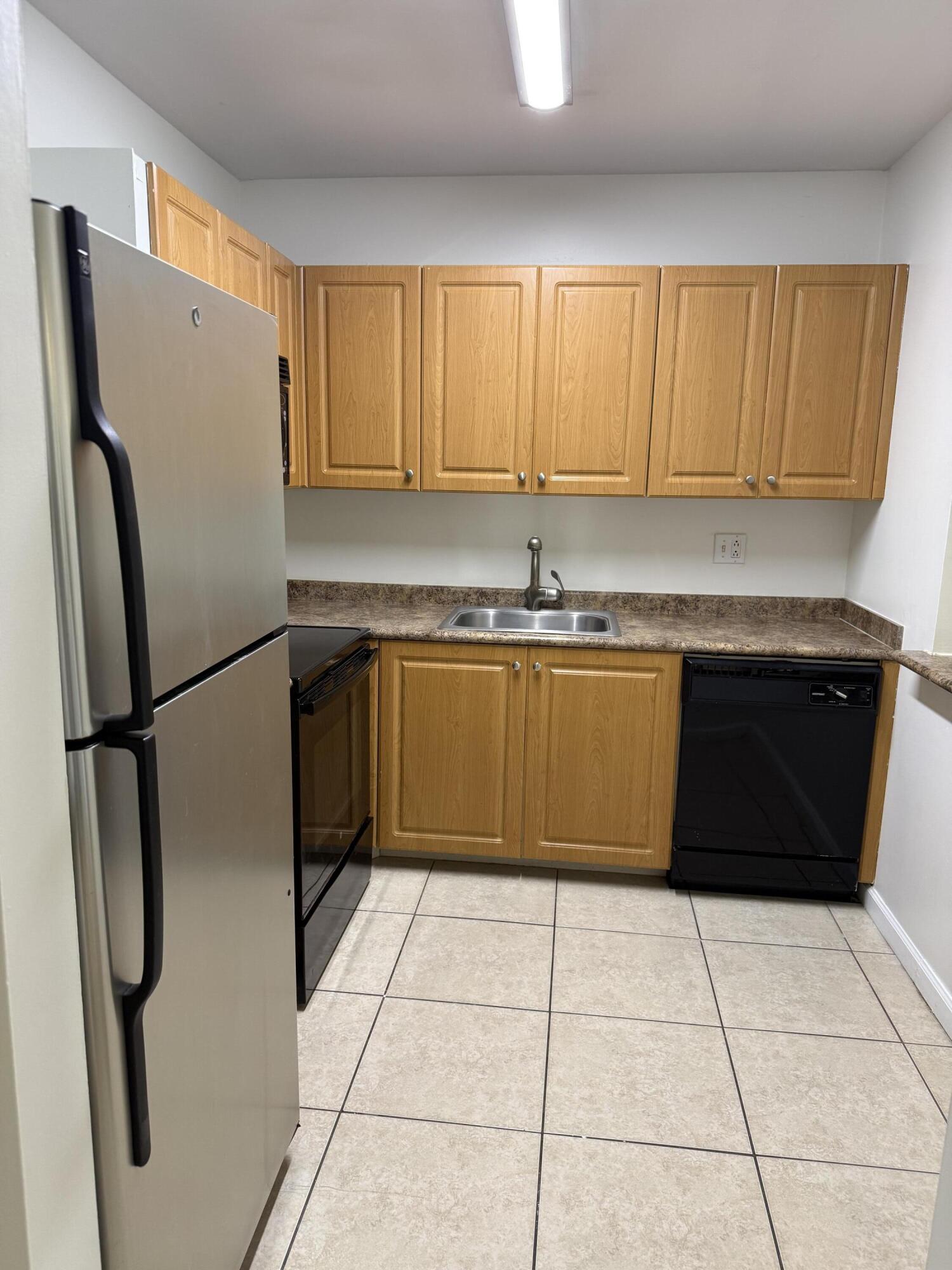 BARCELONA CONDO NORTH BLDG 300 - Residential Lease
