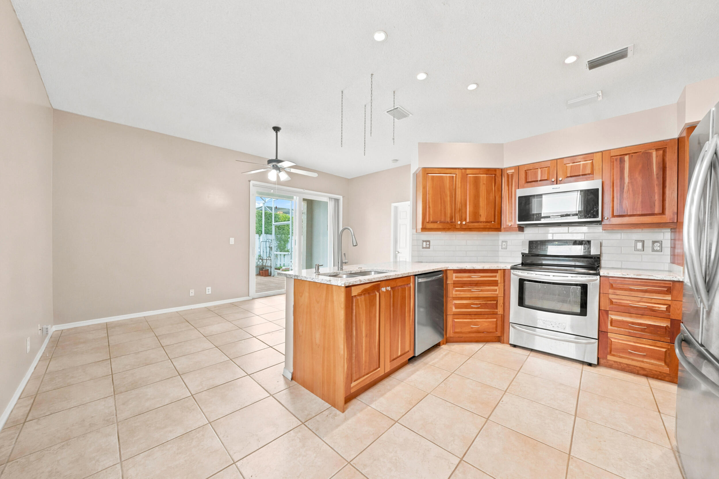 EMERALD COURTS - OPAL CREEK - Residential