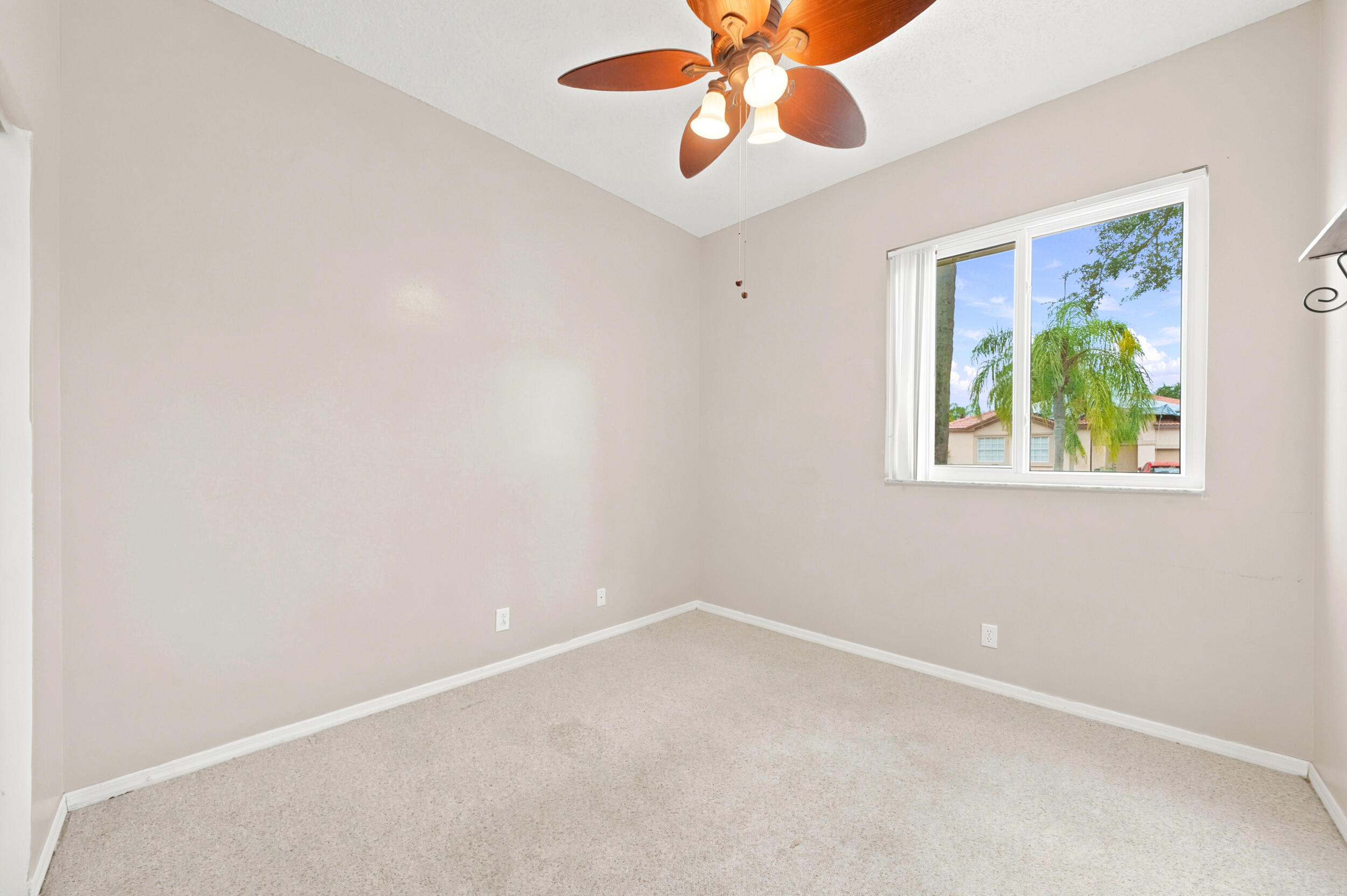 EMERALD COURTS - OPAL CREEK - Residential