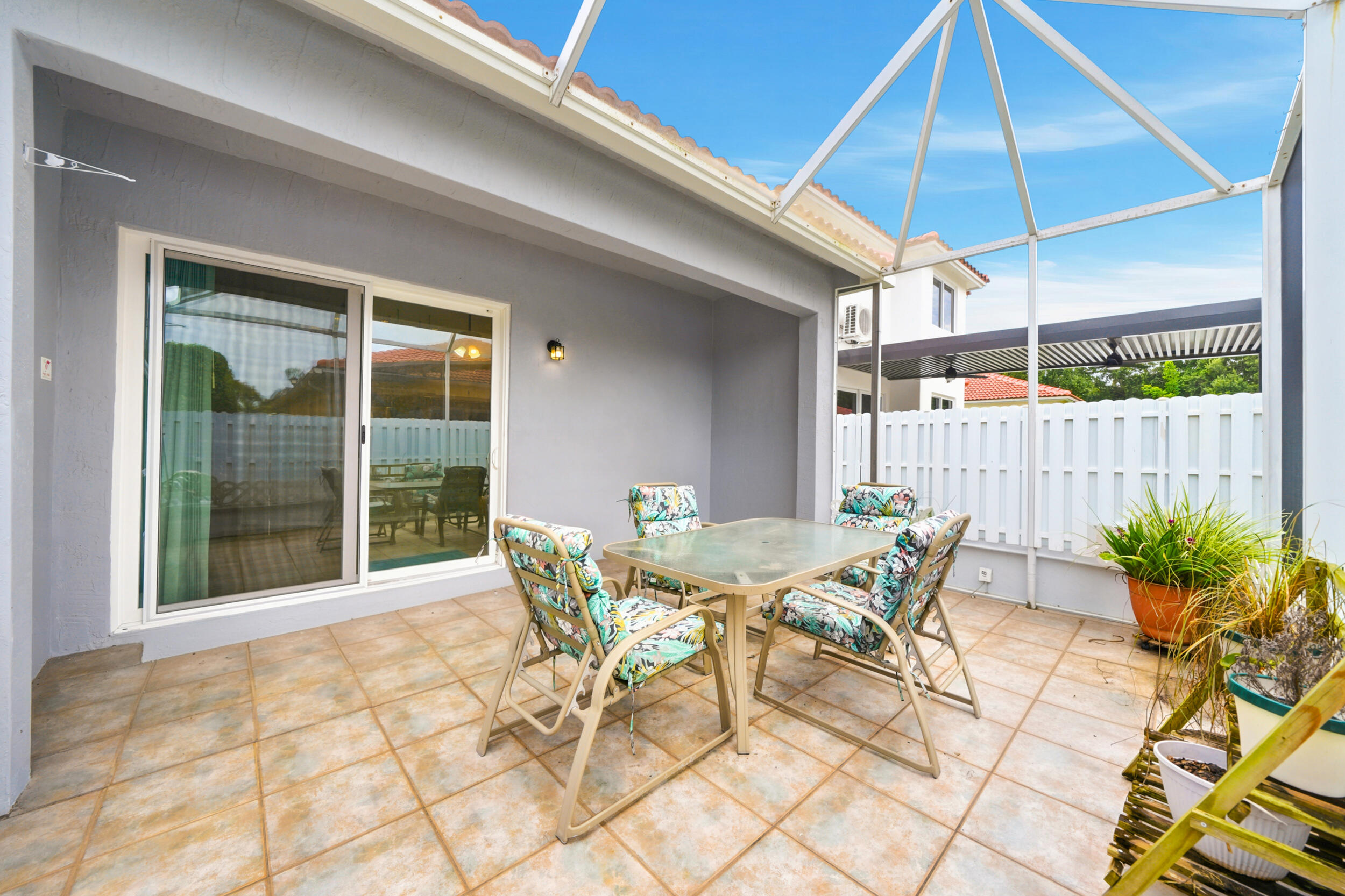EMERALD COURTS - OPAL CREEK - Residential