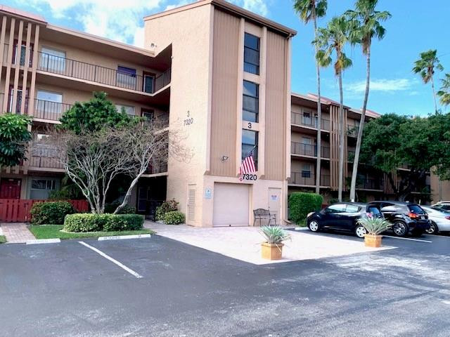 PALM LAKES - Residential