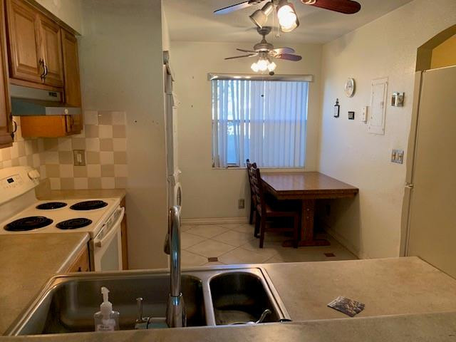 PALM LAKES - Residential