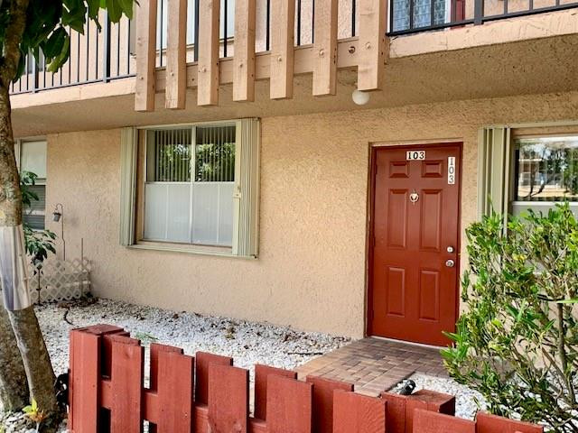 PALM LAKES - Residential