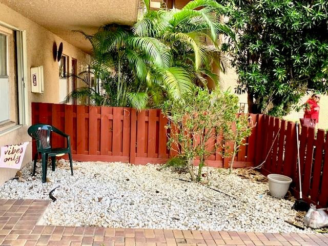 PALM LAKES - Residential