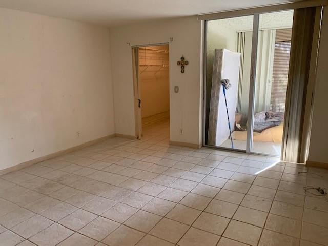 PALM LAKES - Residential
