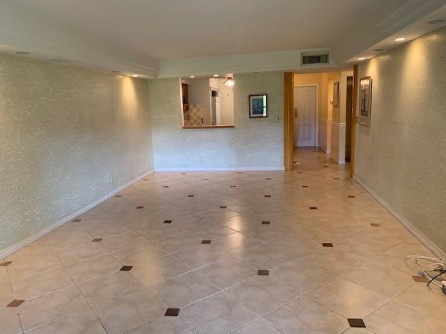 PALM LAKES - Residential