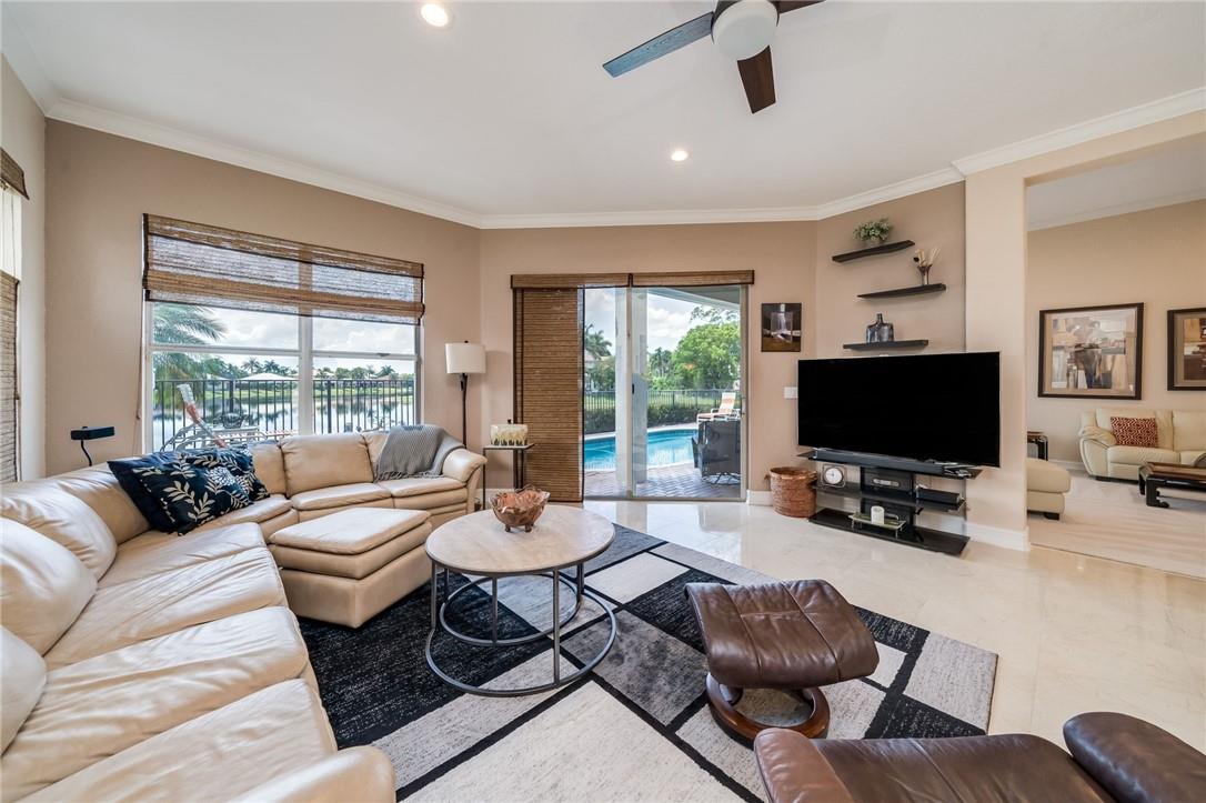 Parkland Isles 164-42 B - Residential