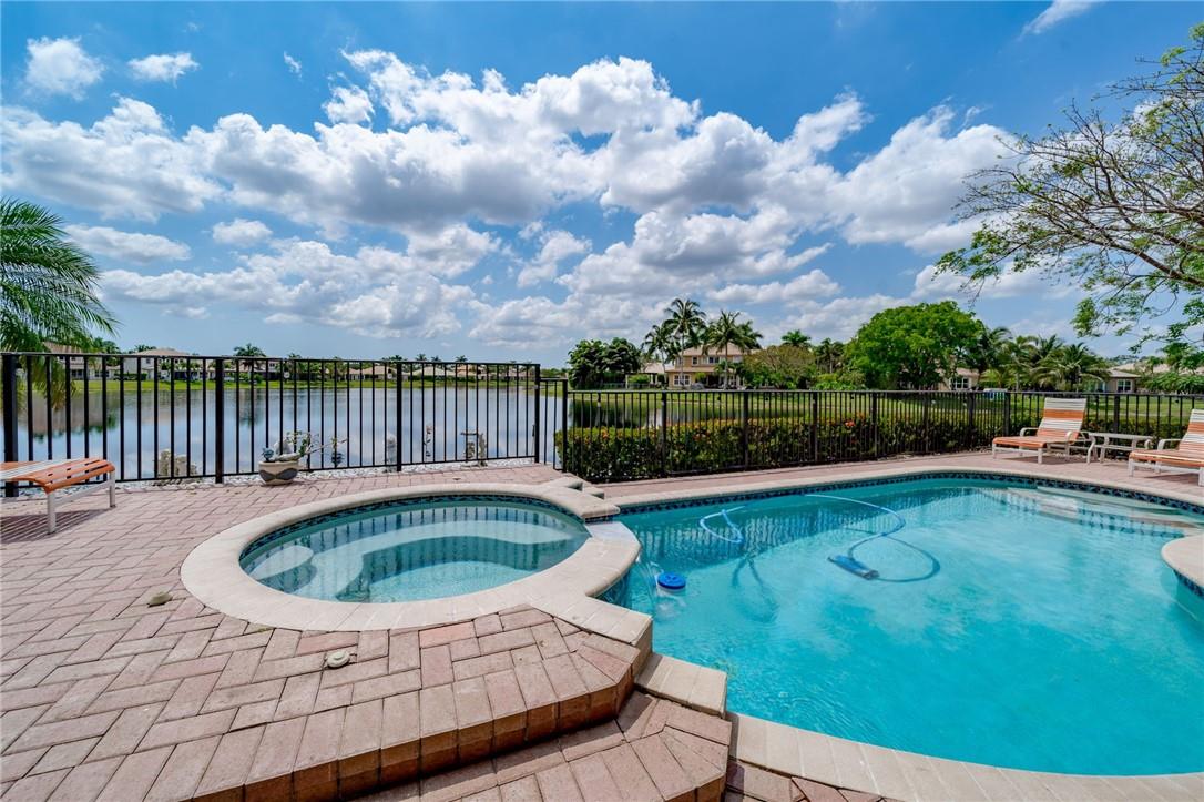 Parkland Isles 164-42 B - Residential