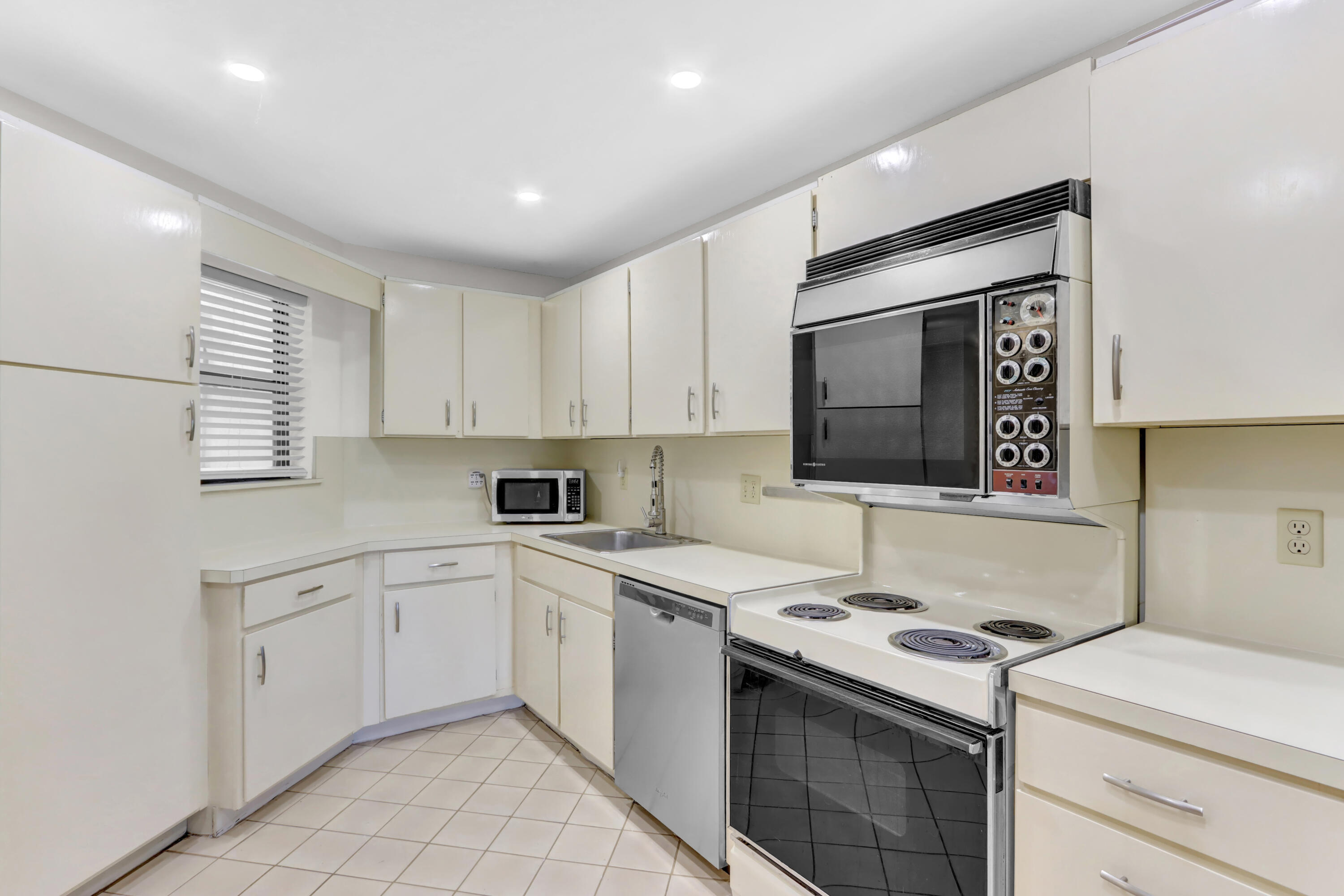 CAMINO REAL VILLAGE CONDO - Residential