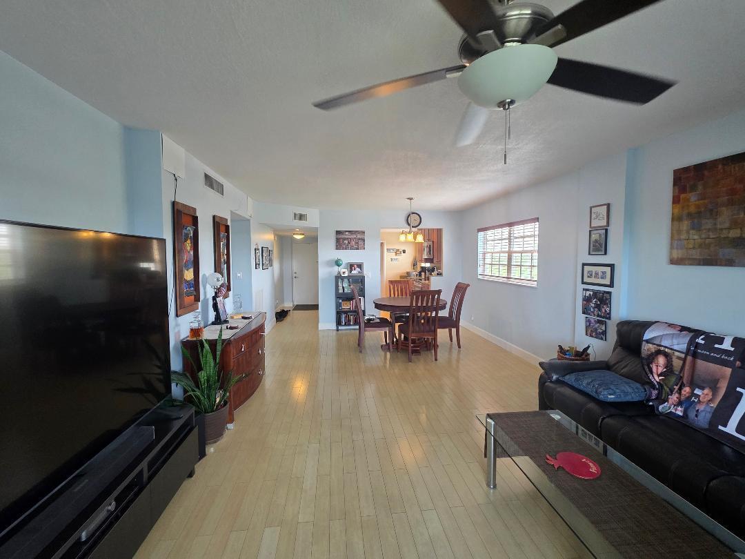 BRIARWOOD CLUB CONDO 4 - Residential