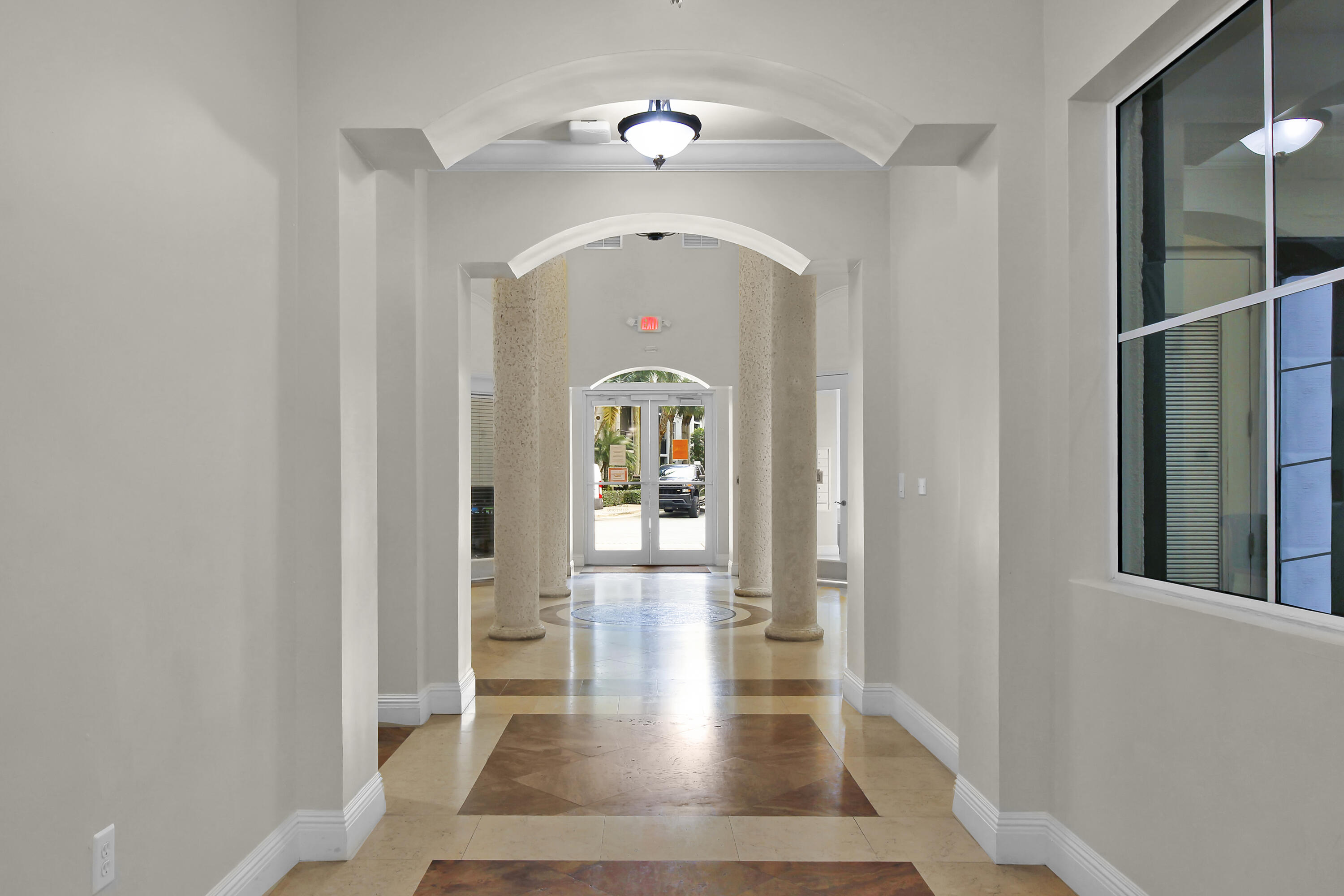 VIZCAYA LAKES CONDO - Residential