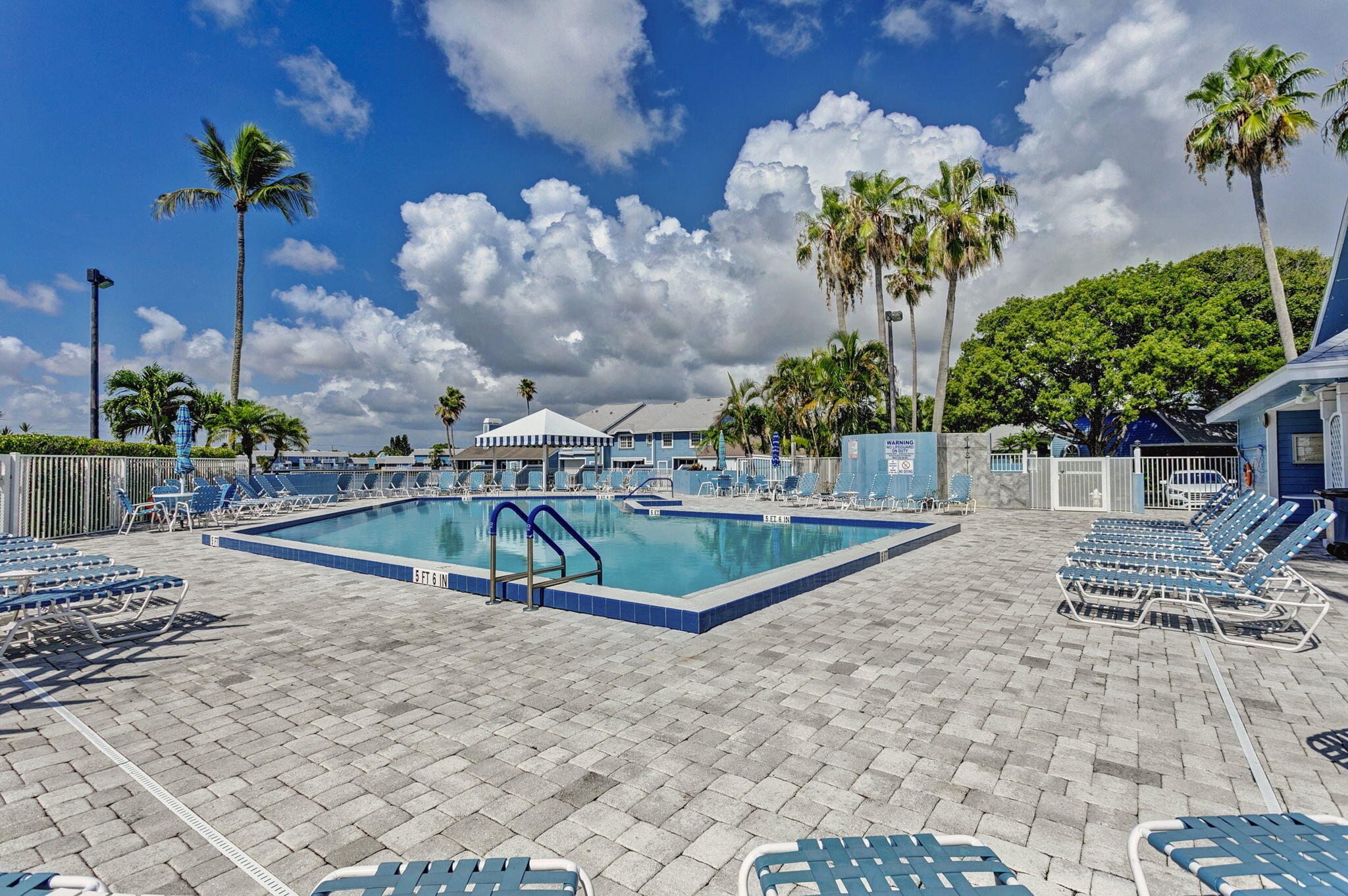 VILLAS OF OCEAN DUNES - Residential