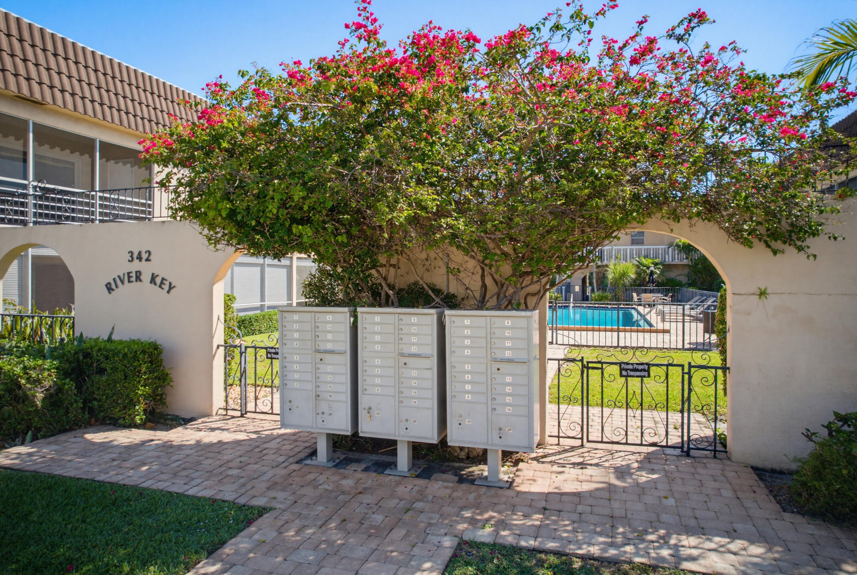 RIVER KEY CONDO - Residential