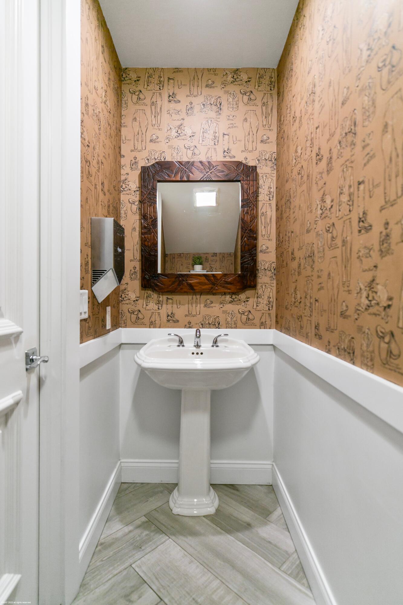 PALM BEACH POINT EAST - Residential Lease