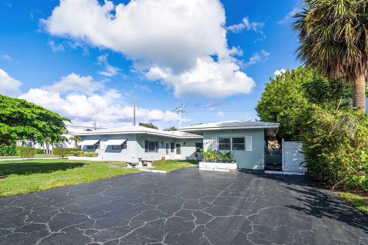 TOWN ACRES - Residential Income
