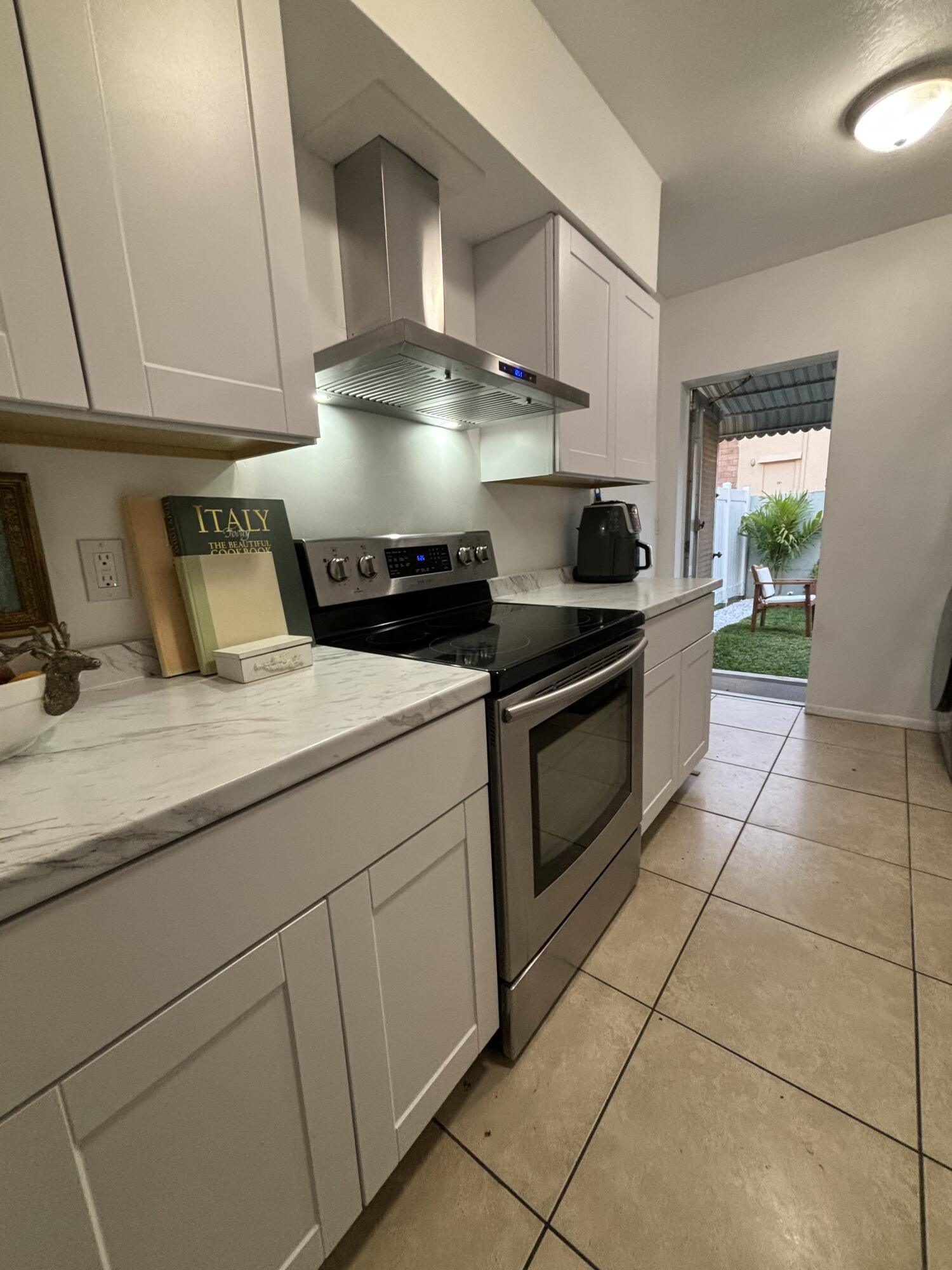 TOWN ACRES - Residential Income