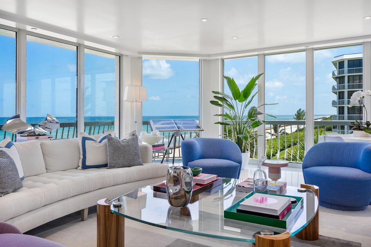 2100 Sloan's Curve - Residential