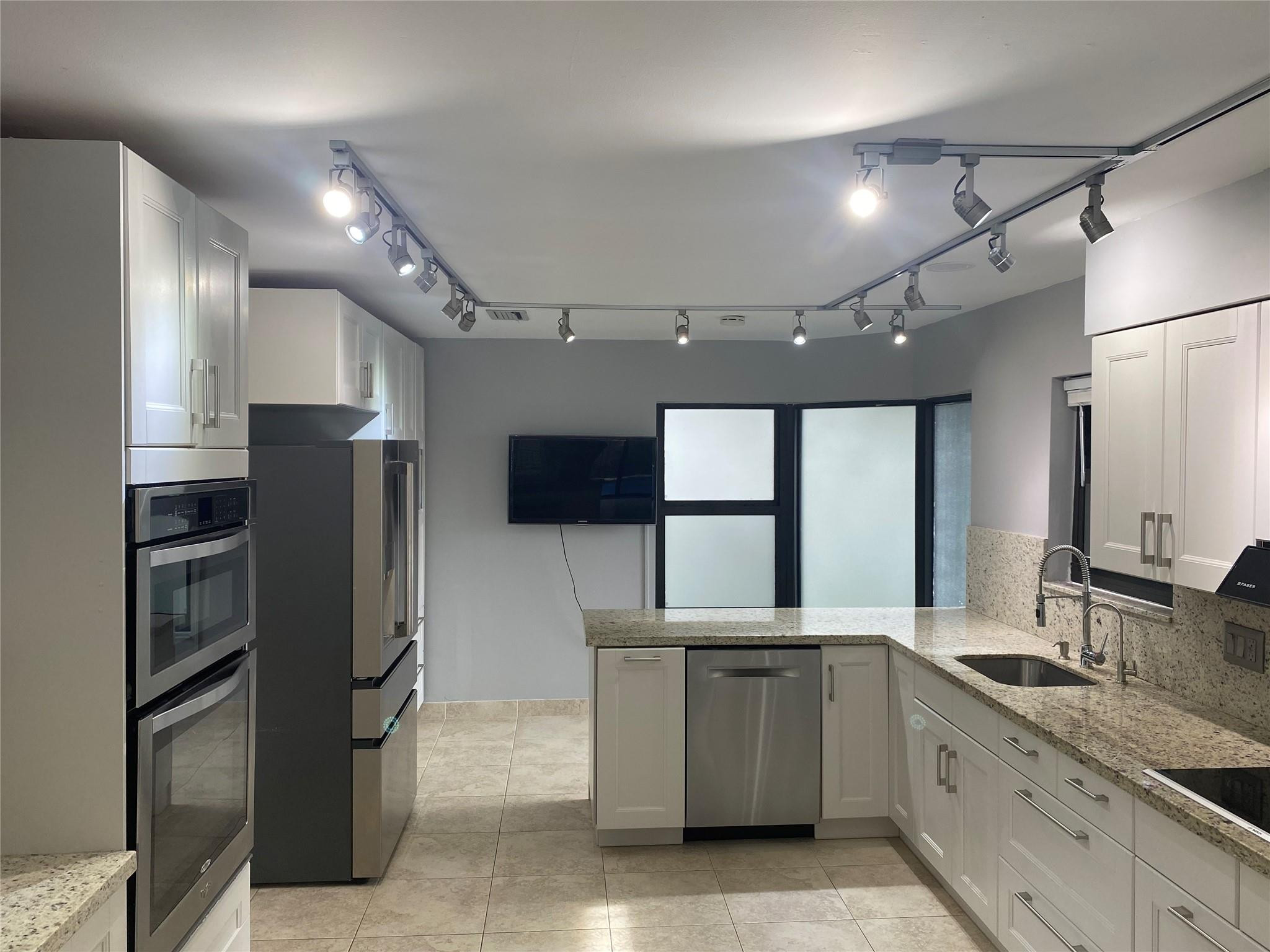 CROSSCREEK II - Residential