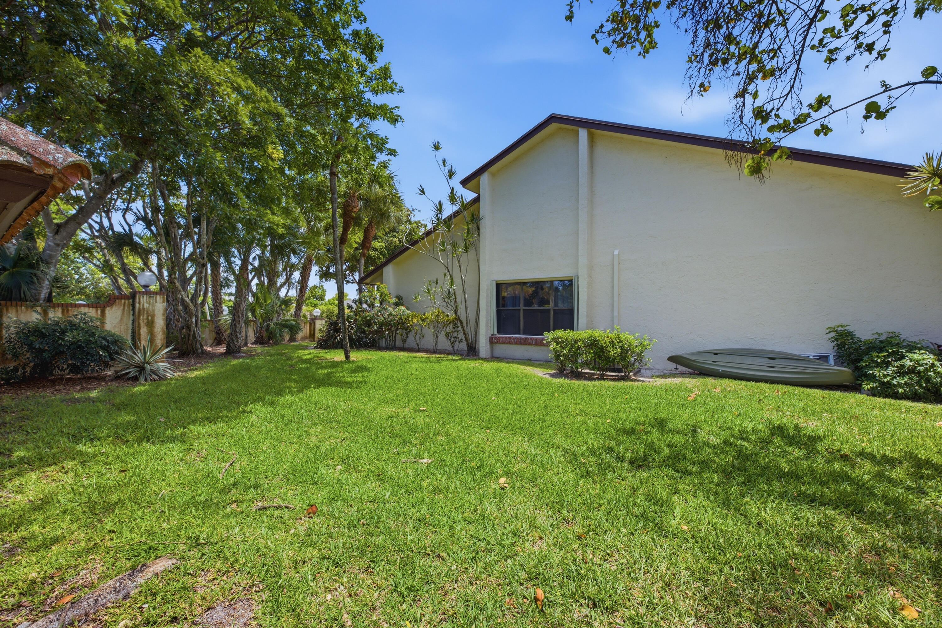 MEED RACQUET CLUB 4 - Residential