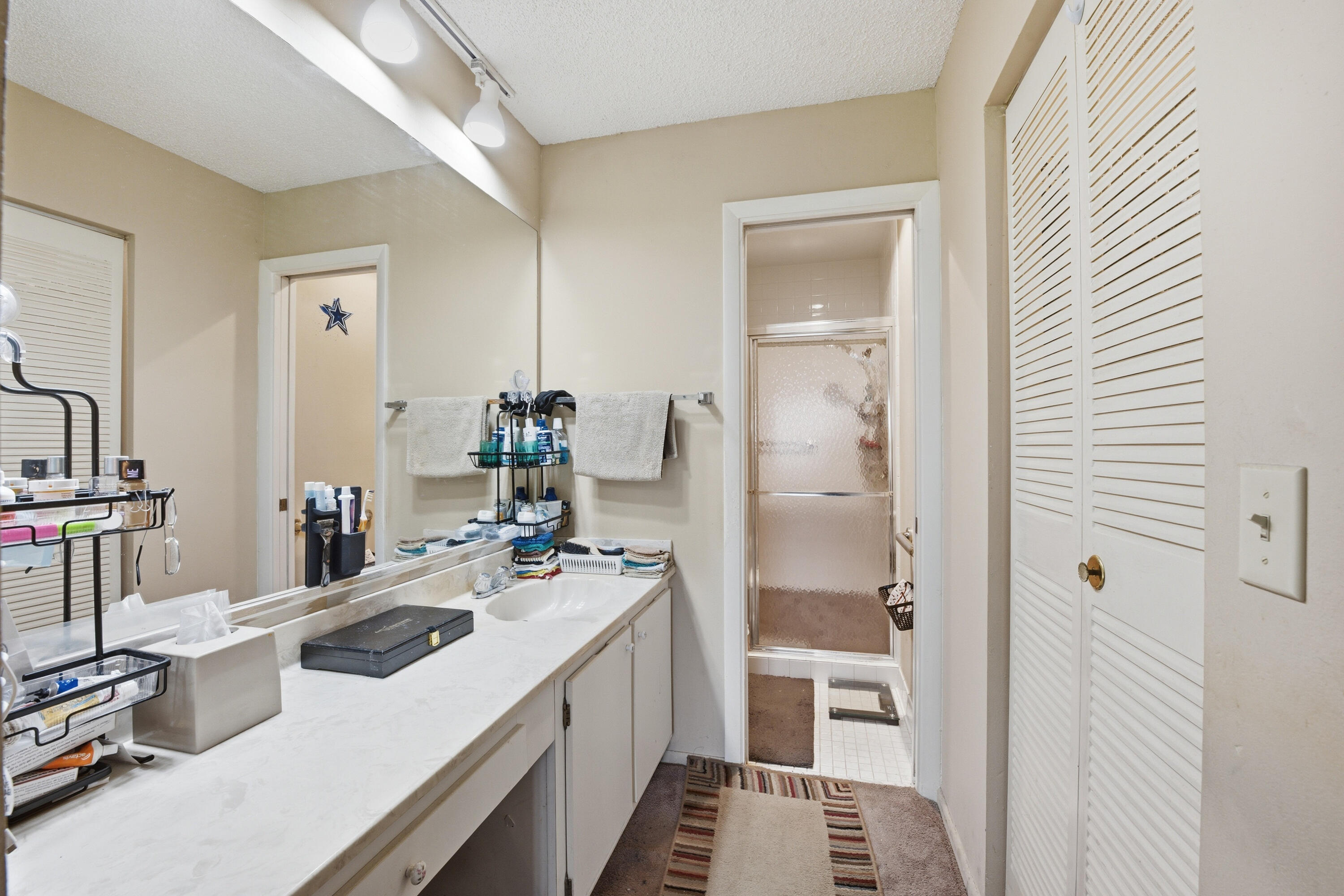 MEED RACQUET CLUB 4 - Residential