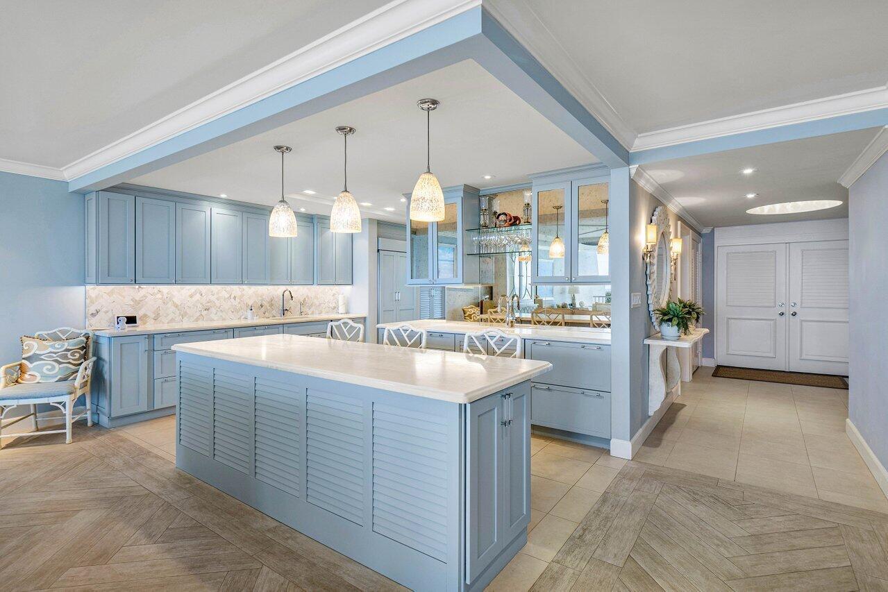 SAILFISH POINT - Residential