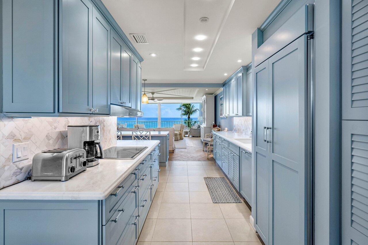 SAILFISH POINT - Residential