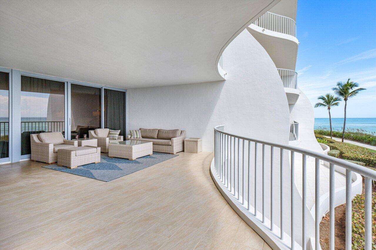 SAILFISH POINT - Residential