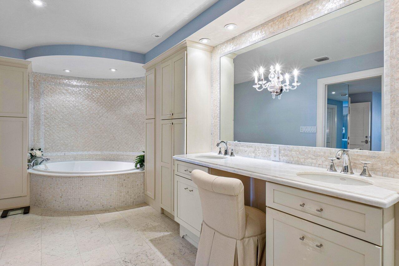 SAILFISH POINT - Residential