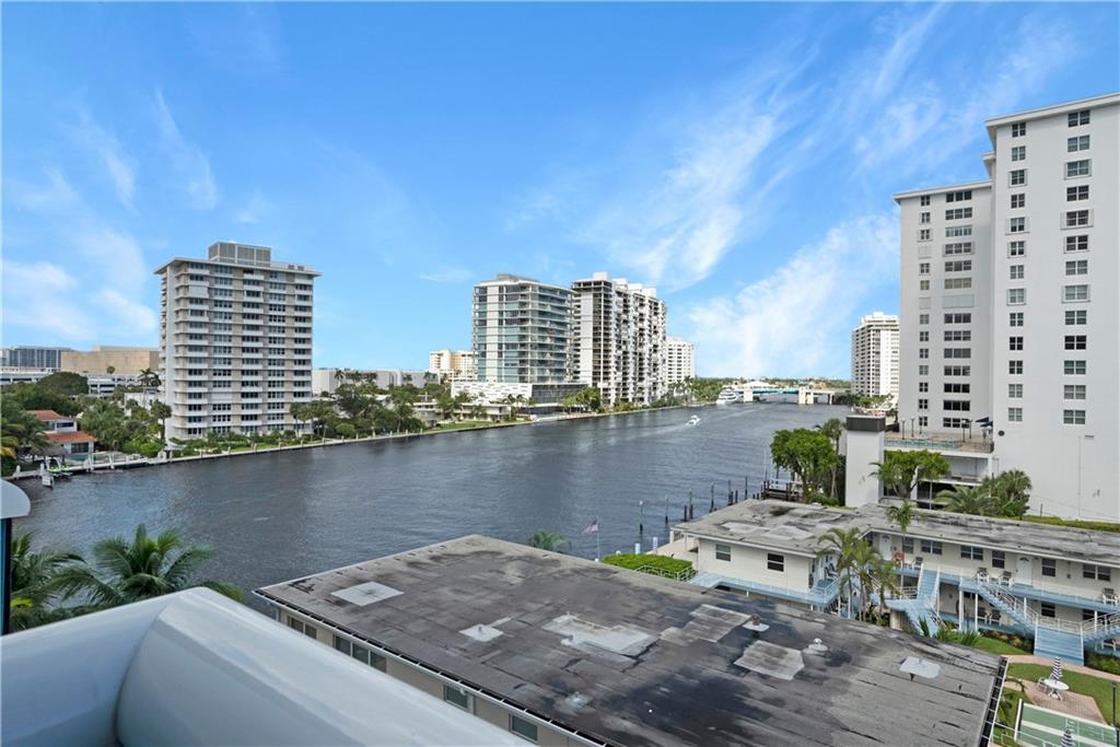 La Rive - Residential