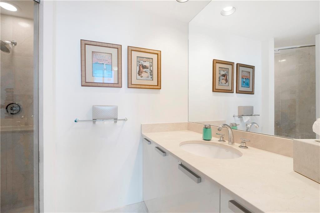 La Rive - Residential