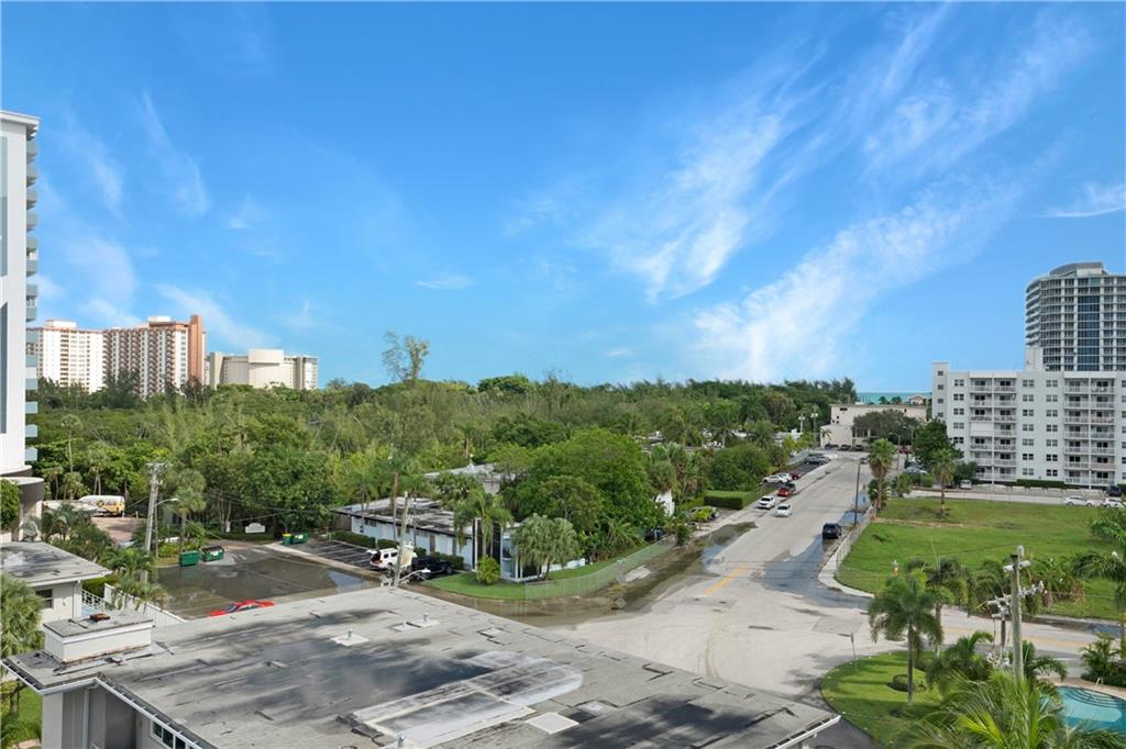 La Rive - Residential