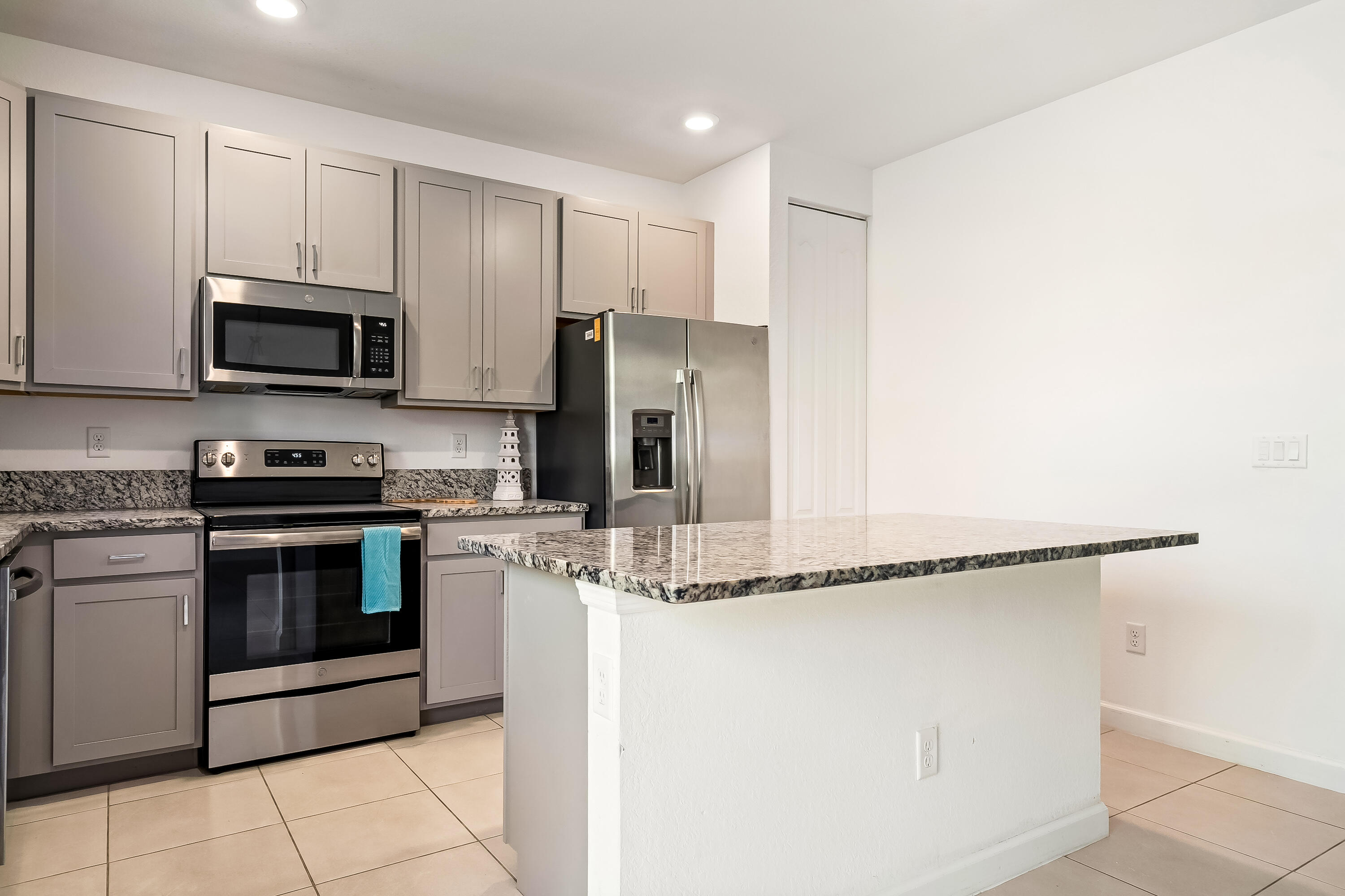 FLAVOR PICT TOWNHOMES PUD REPLAT - Residential