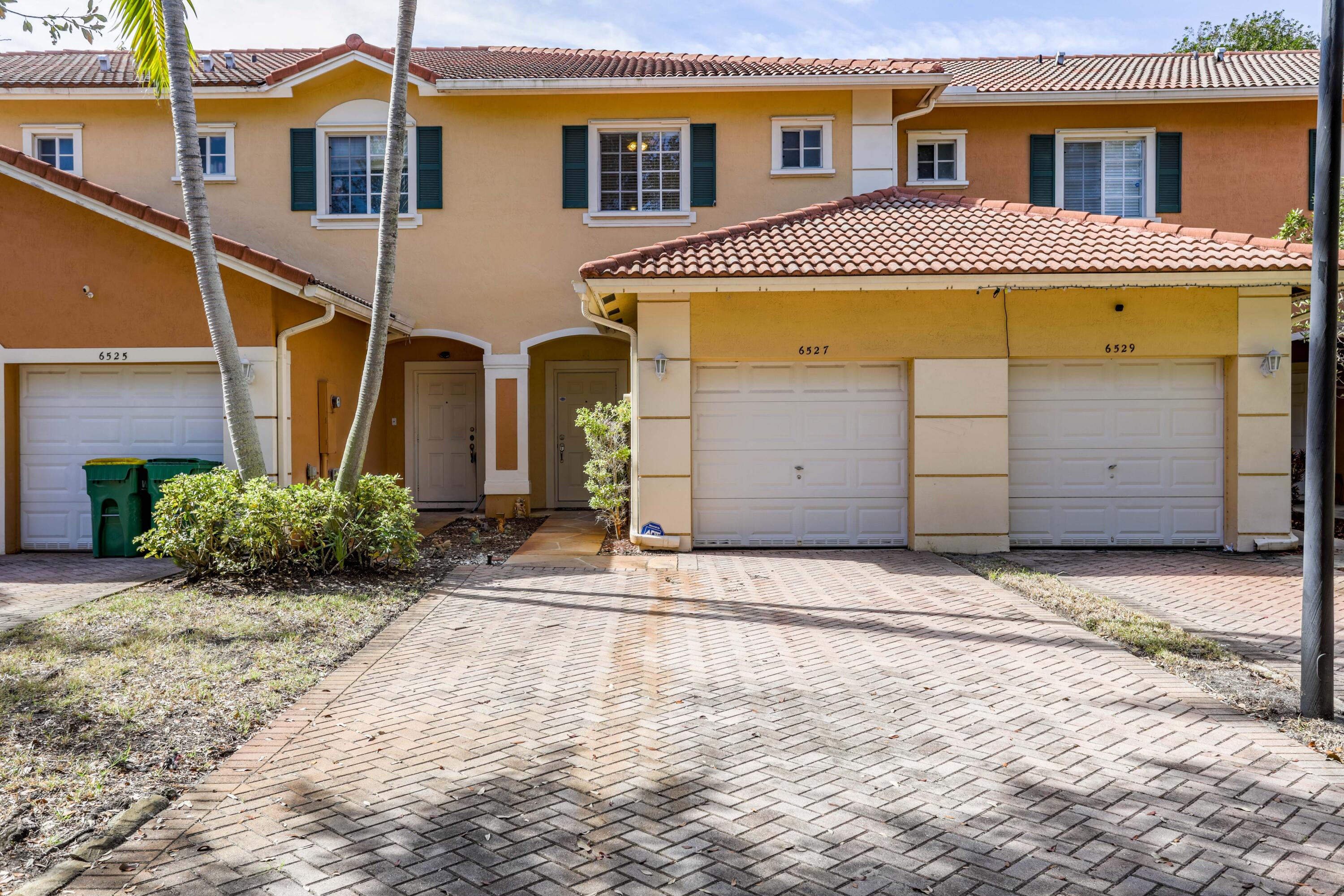 Welcome to this charming 3-bedroom, 2.5-bathroom townhouse located in Catalina Place, Tamarac, offering 1,428 square feet of finished living space across two stories. The efficient layout provides comfortable accommodations with multiple bathrooms for convenience. A single-car garage offers dedicated parking and storage, while the townhouse design maximizes livable space in a compact footprint. This property presents an excellent opportunity for those seeking a well-proportioned residence in an established community.