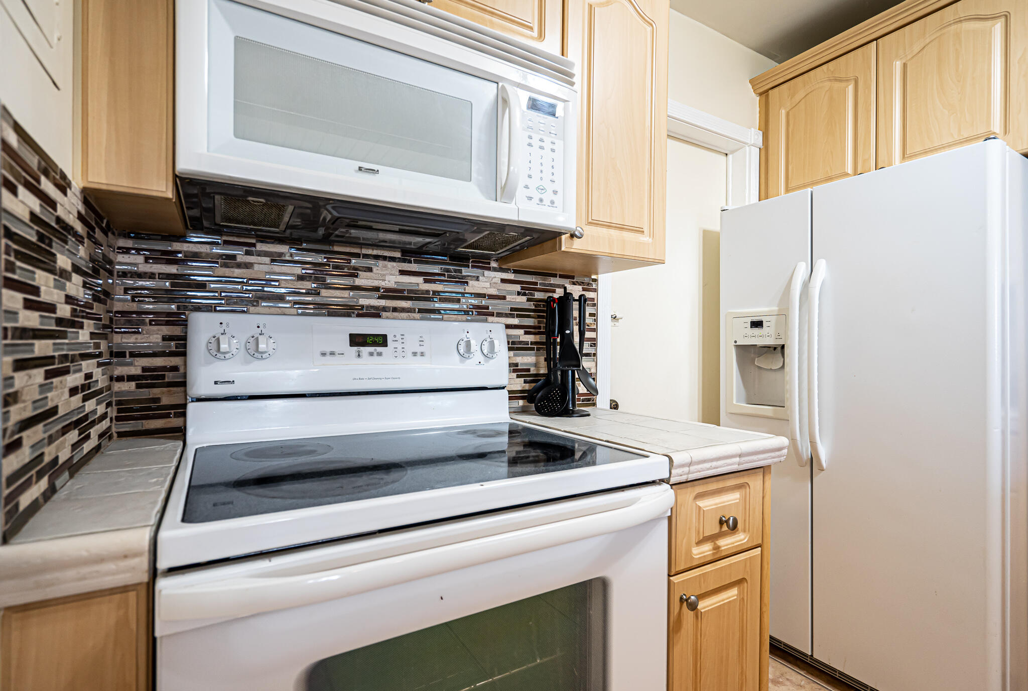 IMPERIAL TOWERS NORTH CONDO - Residential Lease