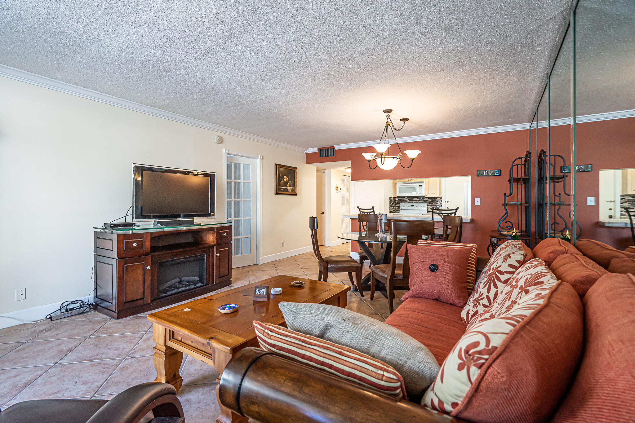 IMPERIAL TOWERS NORTH CONDO - Residential Lease