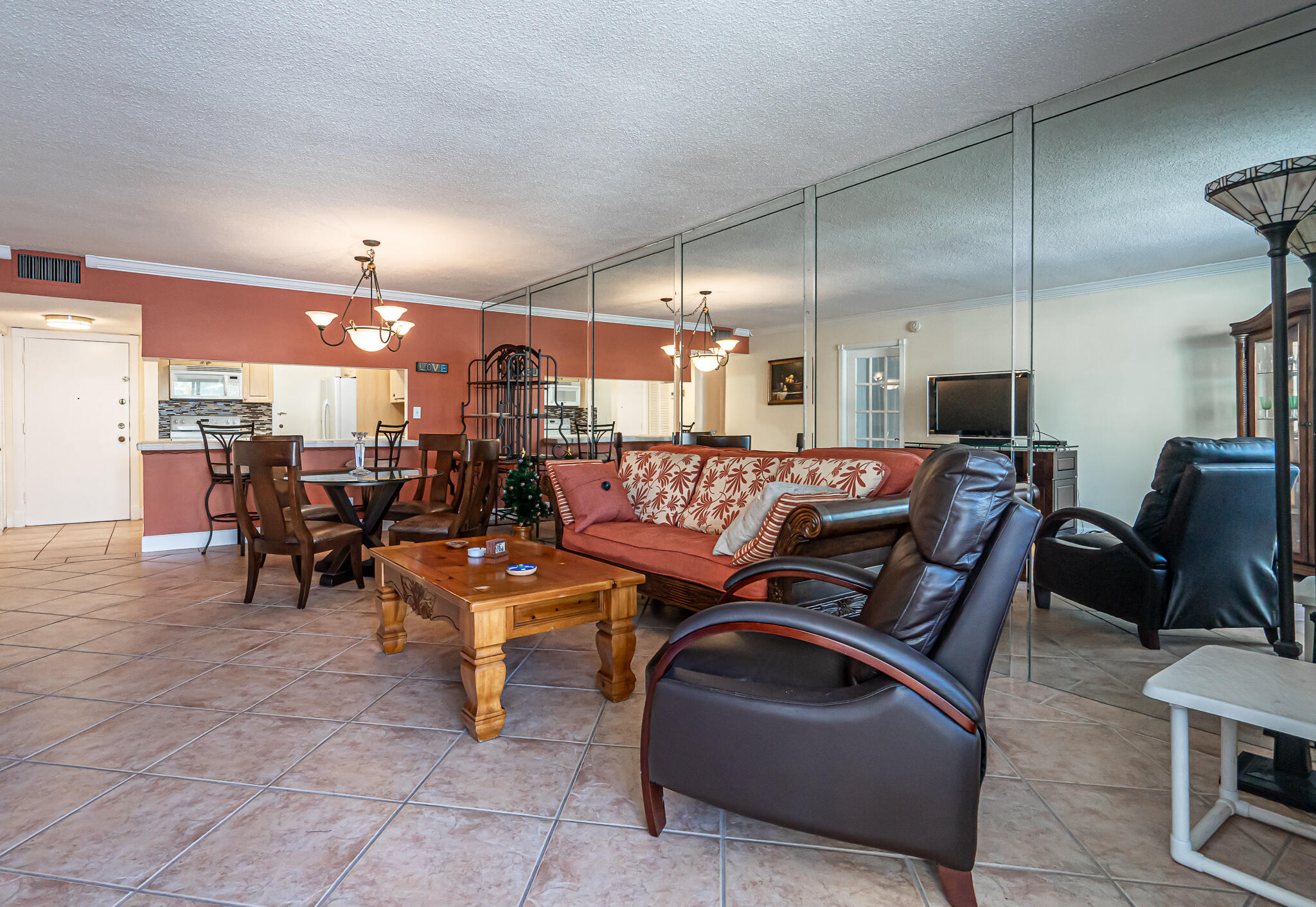 IMPERIAL TOWERS NORTH CONDO - Residential Lease