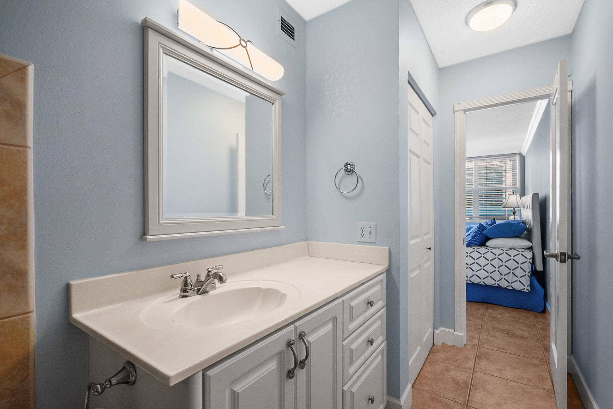 IMPERIAL TOWERS NORTH CONDO - Residential Lease