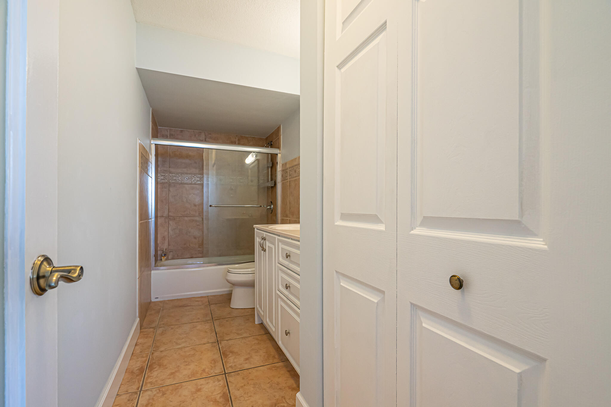 IMPERIAL TOWERS NORTH CONDO - Residential Lease