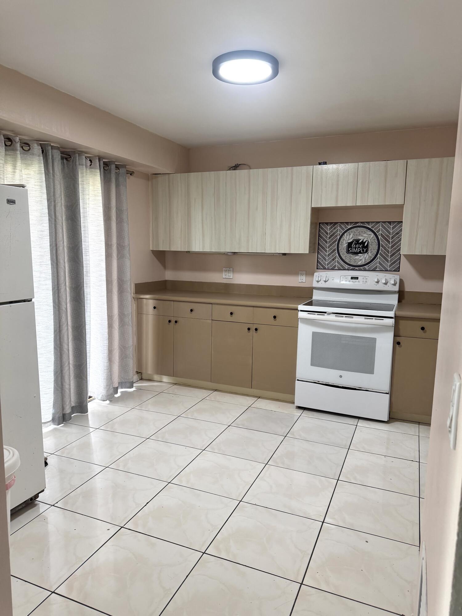 TRAILS AT ROYAL PALM BEACH CONDO - Residential