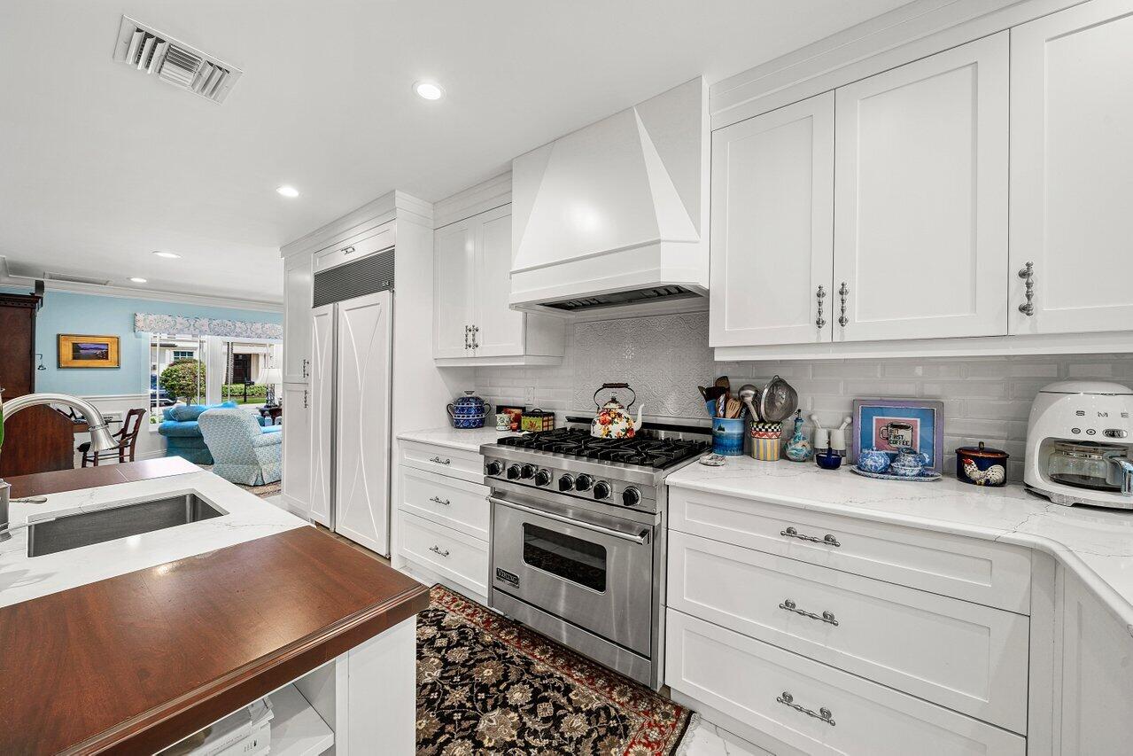 ROYAL PALM YACHT & COUNTRY CLUB - Residential