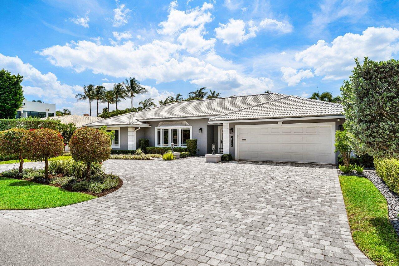 ROYAL PALM YACHT & COUNTRY CLUB - Residential
