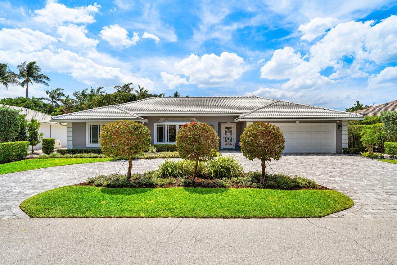 ROYAL PALM YACHT & COUNTRY CLUB - Residential