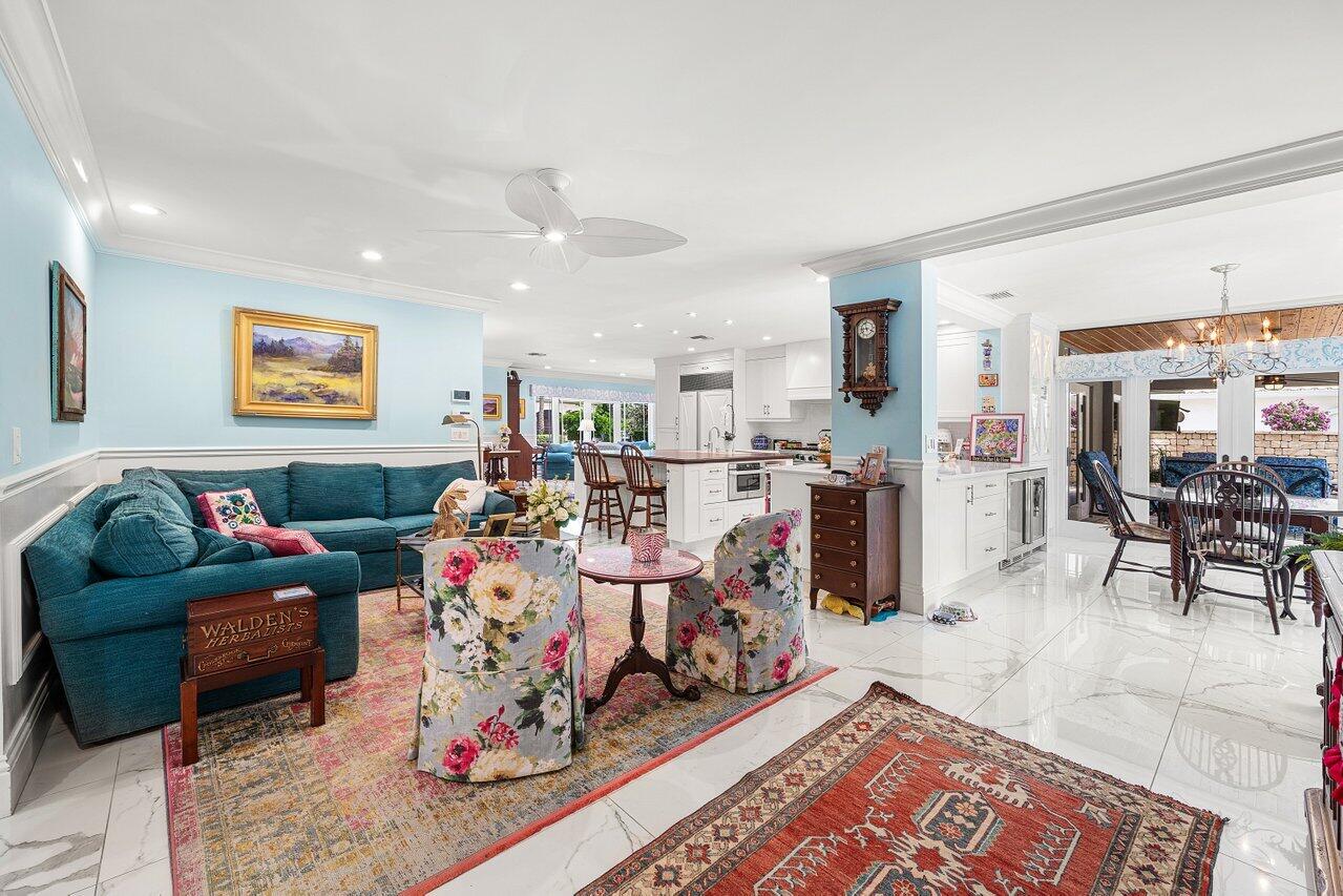ROYAL PALM YACHT & COUNTRY CLUB - Residential